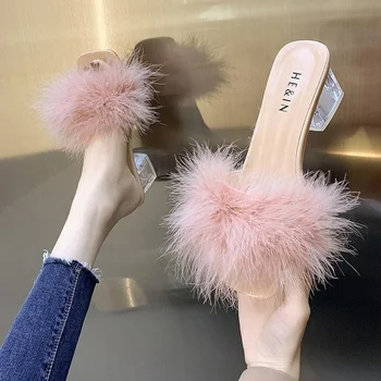 Mulas Sandália Mulheres De Verão Ao Ar Livre Moda Chinelos De Dedo Do Pé Quadrado Salto Alto Senhoras Pena De Slides Elegante Clássicos Peludos Sapatos