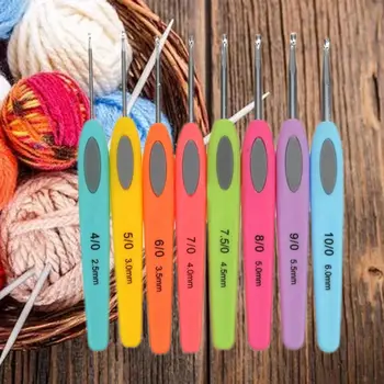 8pcs Coloridos de Plástico Macio do Punho do Alumina Crochê Agulhas de Tricô Conjunto de Crochê Para Tecer as Agulhas de Costura Ferramenta